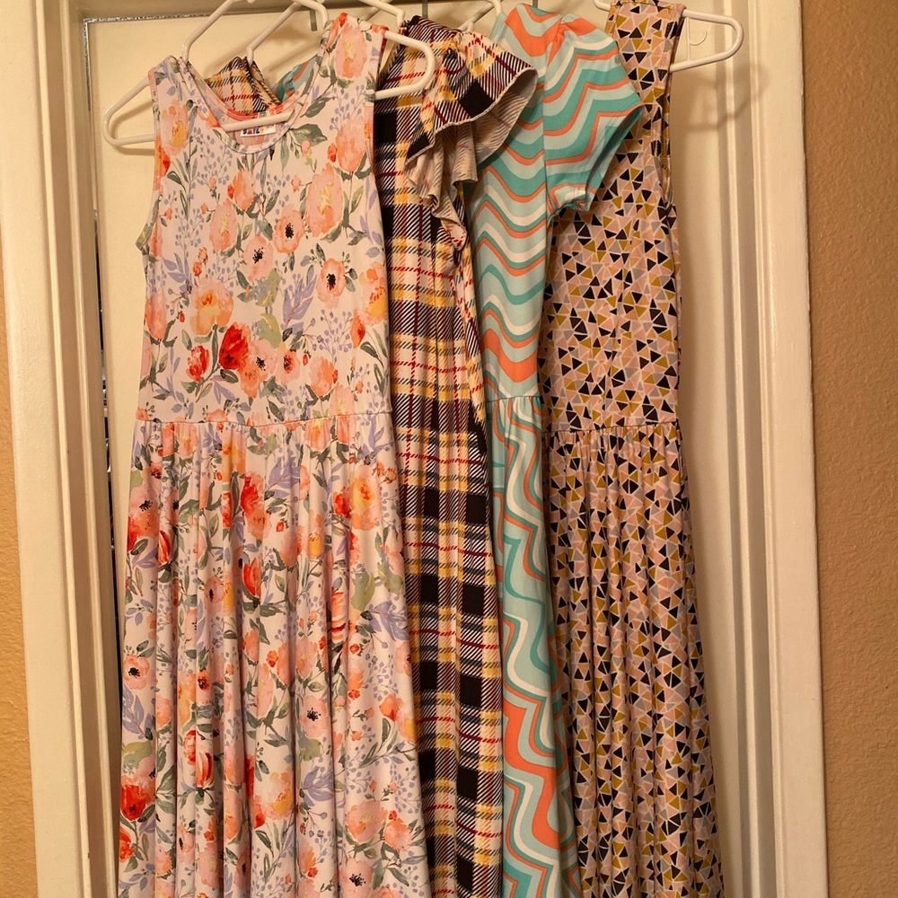 10 dot dot smile dresses